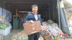 从此把自己交给了大海