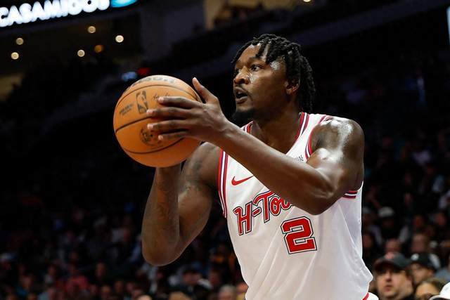 火箭大胜老鹰冲击西部第四 东契奇领跑核心调整