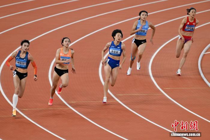 粤港澳全运会十五运会田径场再诞9金：陈妤颉成