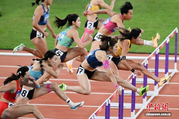 粤港澳全运会十五运会田径场再诞9金：陈妤颉成