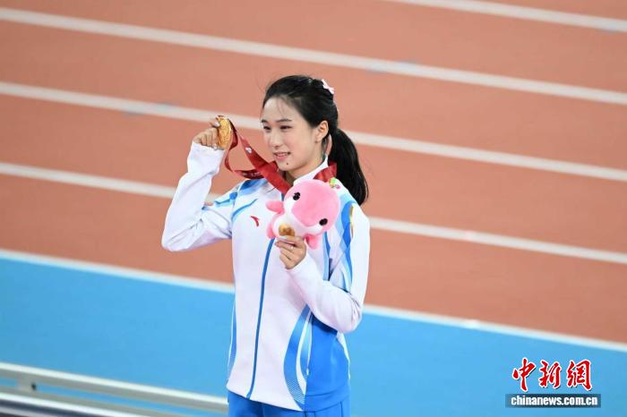 粤港澳全运会十五运会田径场再诞9金：陈妤颉成