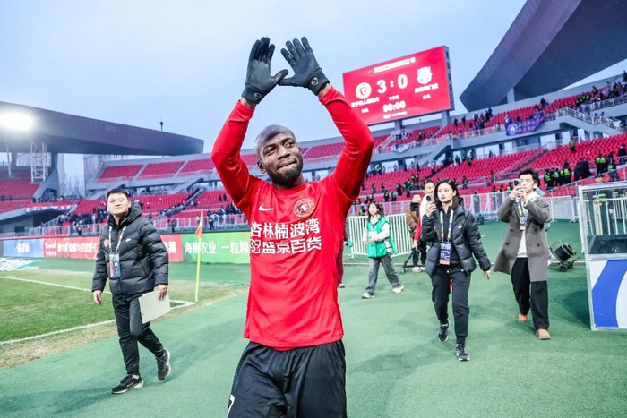 辽宁铁人队首胜！三球完胜天津津门虎，辽沈足