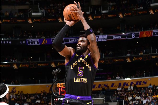 湖人轻取太阳锁定西部前四 艾顿表现低迷引关注