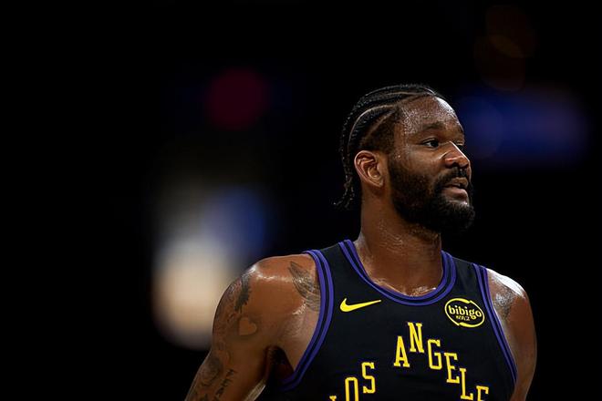 湖人轻取太阳锁定西部前四 艾顿表现低迷引关注